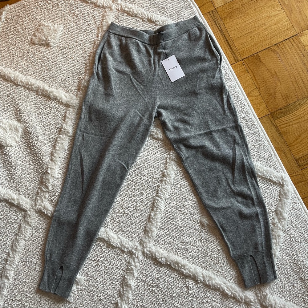 Theory Slit Ankle 100% Cashmere Joggers. NWT. Women’s Medium.